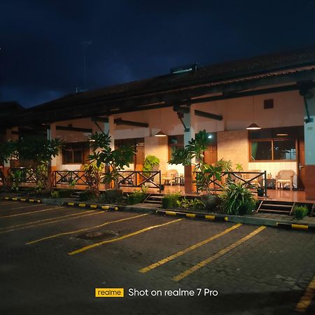 Hotel Aneka Baru Sleman  Exterior photo